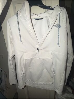 The North Face Women's Cream Half-Zip Utility Hoodie